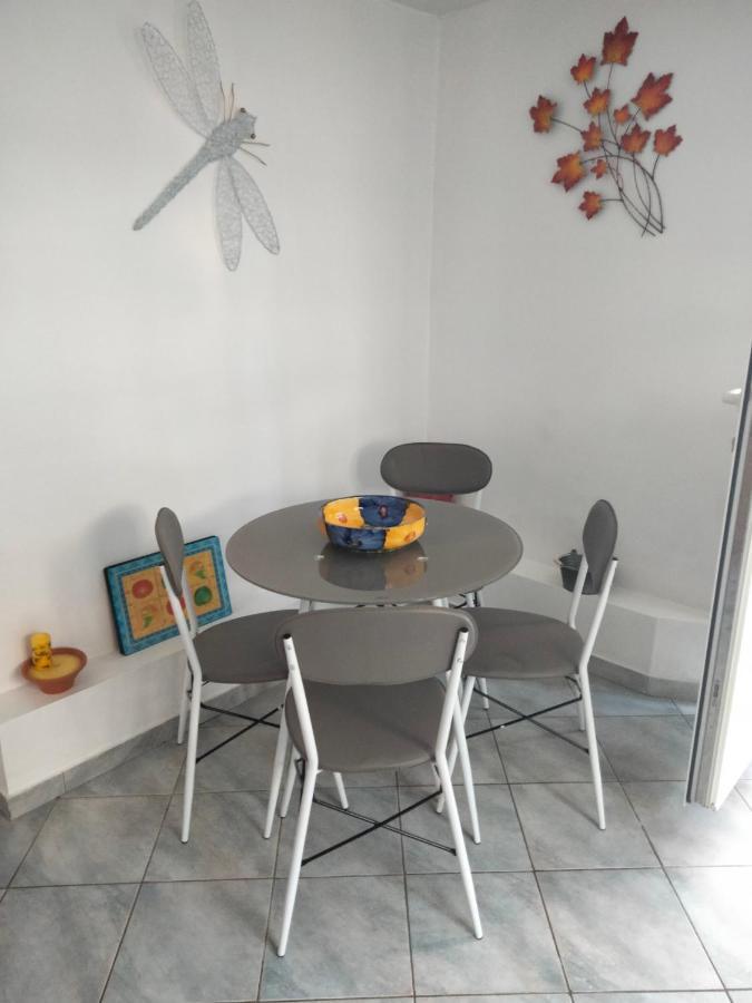 Beautiful Apartment With Garden 艾美丽·莱斯·班恩斯·帕尔 外观 照片